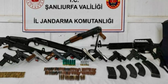 Şanlıurfa’da Eş Zamanlı Operasyon: Silah, Mühimmat ve Balistik Yelek Ele Geçirildi