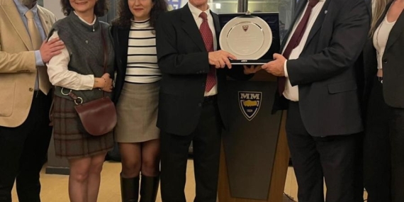 Açık Radyo, Mülkiye Büyük Ödülü’nü Kazandı: 29 Yıldır Alternatif Medyanın Öncüsü
