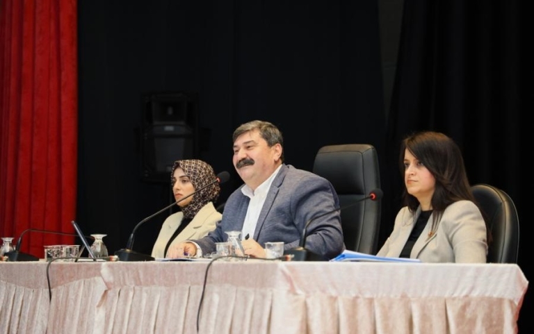 Toroslar Belediye Başkanı Yıldız’dan İşe Gelmeyen Çalışanlara Sert Tepki