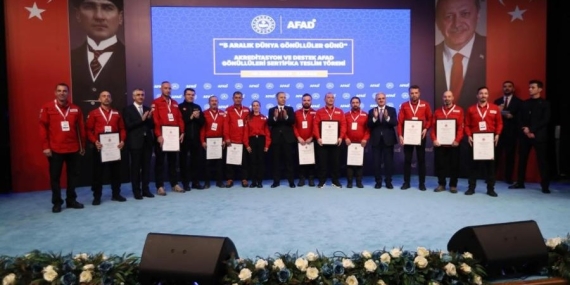 AFAD Gönüllüleri Sertifika Töreni: Başkan Zeynep Yosun Akverdi Katıldı