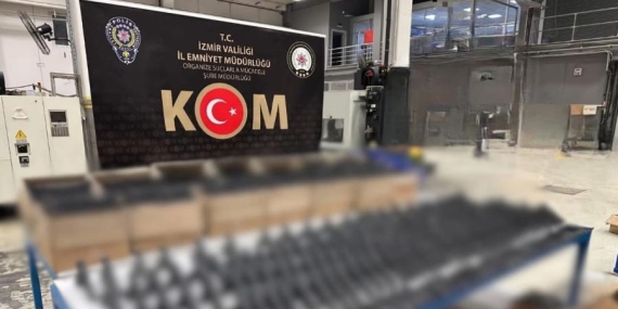 İzmir Menderes’te Dev Silah Operasyonu: 271 Tabanca, 7 Tüfek Ele Geçirildi