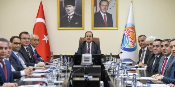 Vali Pehlivan’dan Yatırımlar ve Kamu Hizmetlerine Yönelik Değerlendirme Toplantısı