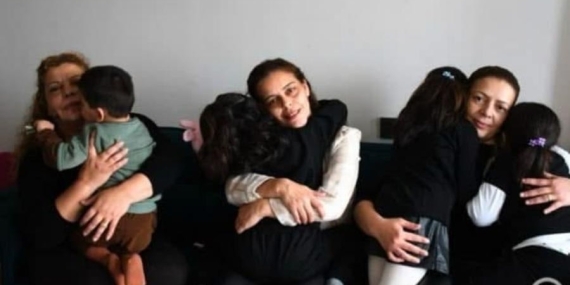 Koruyucu Aile Olmak İçin 3 Kız Kardeş Bir Araya Geldi