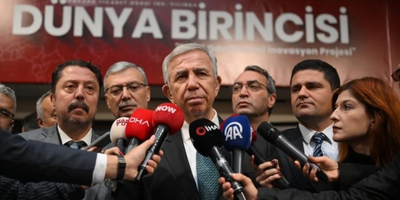 MANSUR YAVAŞ GAZETECİLERİN SORULARINI CEVAPLADI