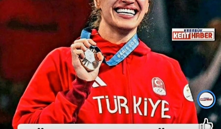 Türk Kadını Dünya Zirvesinde: Buse Tosun Çavuşoğlu, 2024’ün En İyi Kadın Güreşçisi Seçildi