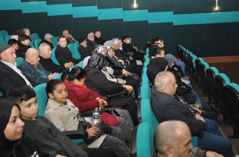 Karabük’te Huzurevi ve Çocuklar Birlikte ‘Akıldan Kalbe’ Filmini İzledi
