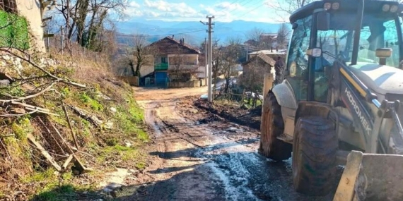 Yeniyer Köyü’nde Yol Bakım Çalışmaları Hız Kesmeden Devam Ediyor