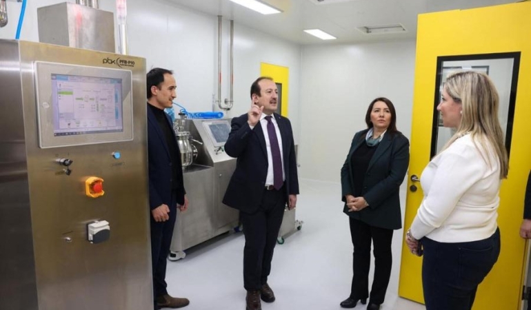 Vali Pehlivan’dan Apiana İlaç Fabrikasına Ziyaret