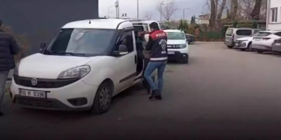 Bursa’da Sahte Polis Dolandırıcısı Yakalandı!