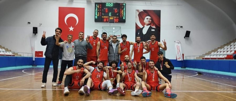 Potada Şampiyon Yine Değişmedi: Kuşadası Belediye Spor Üst Üste İkinci Kez Şampiyon!