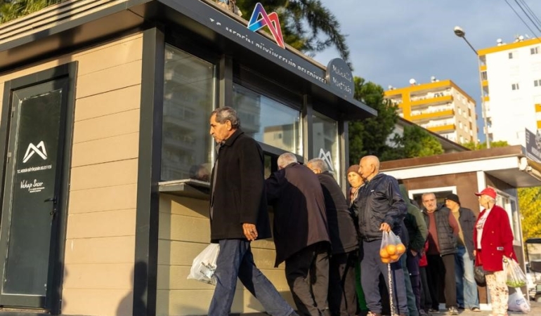 Mersin Büyükşehir Belediyesi’nin Mahalle Mutfakları Vatandaşlardan Tam Not Alıyor