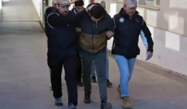 Topladıkları Parayı DEAŞ’a Göndermişler