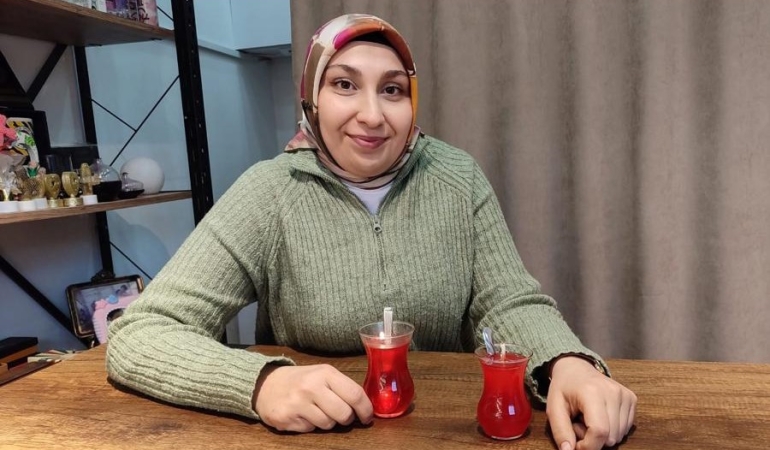 Kahramanmaraş’ta Çay Şeklindeki Mumlar Geçim Kaynağı Oldu