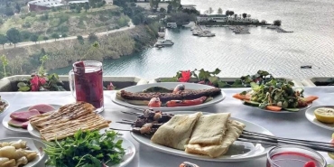 17367546621606529424