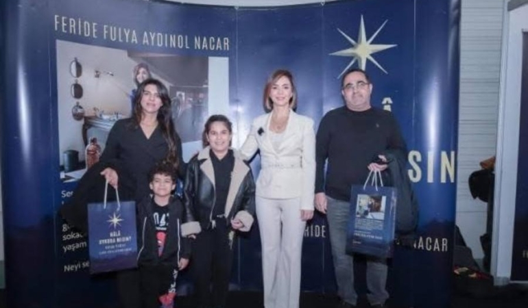 Fulya Nacar Kitap Fuarında Okurlarıyla Buluştu