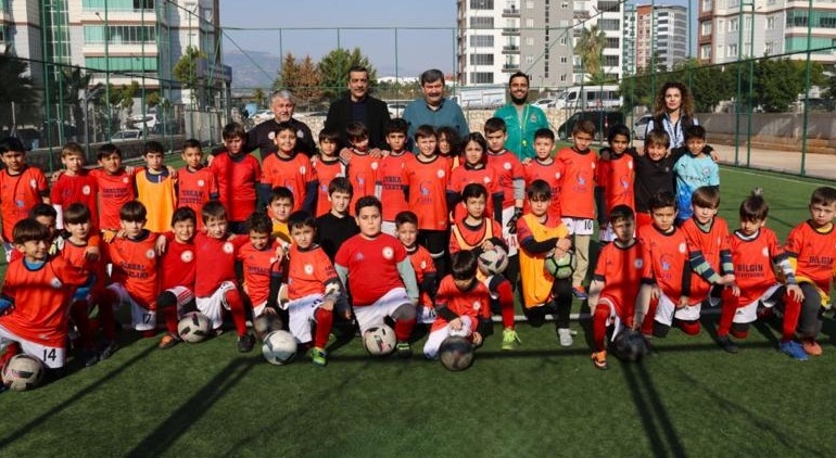 “Toroslar Belediyesi’nden Spora Büyük Destek: Tesisler Halkın Hizmetinde”