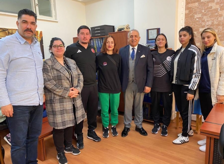 Milli Sporcular ve Antrenörler HEM’de: Gelecek Planları Konuşuldu