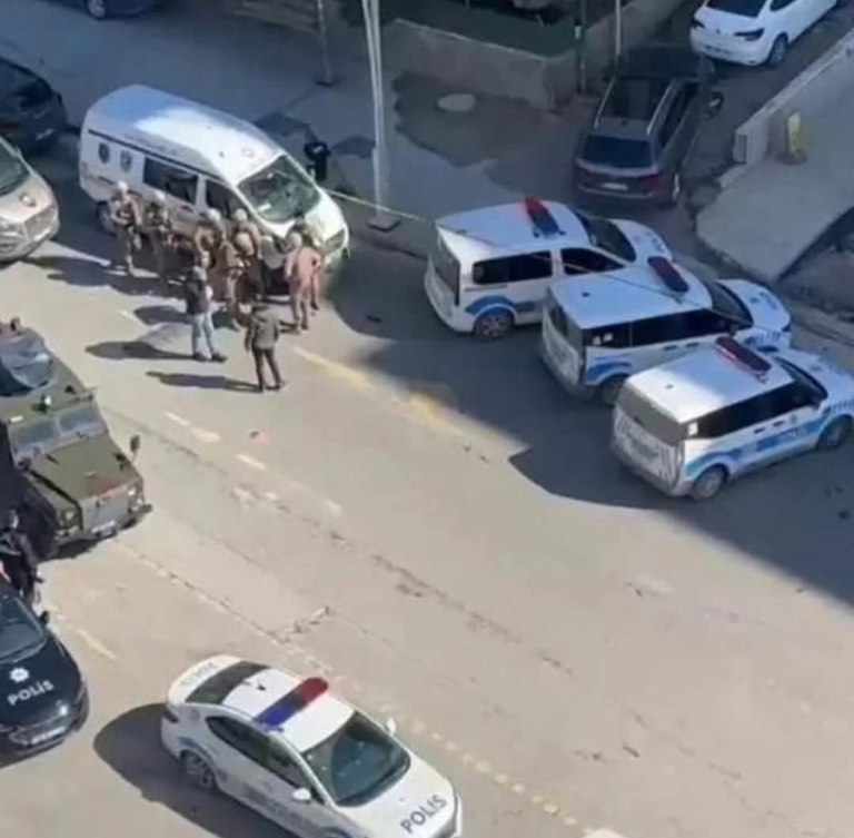 Kocaeli’de Dehşet Anları: Lokantada Silahlı Saldırı ve Rehine Krizi