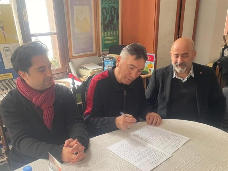 Mersin’den Türkiye’ye: Ercan Güneş’in Yeni Kitabı Okuyucuyla Buluşuyor