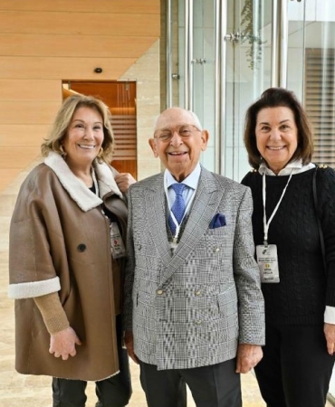 17405447451813218312