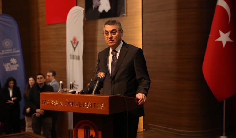 Mersin Valisi Toros, TÜBİTAK Yarışmasında Gençlerin Bilimsel Başarılarını Kutladı
