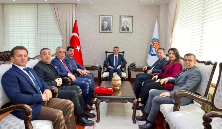 Ülkü Ocakları ve MHP’den Mersin Valisi Atilla Toros’a Hayırlı Olsun Ziyareti