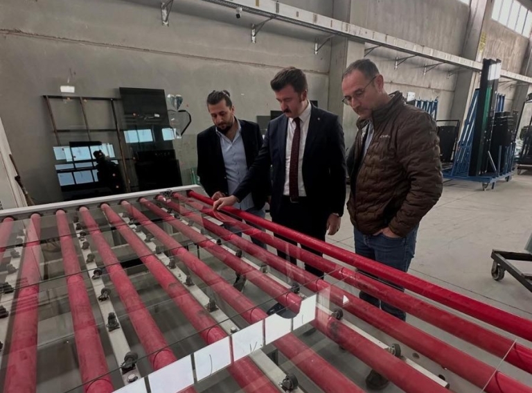 KOSGEB Aydın İl Müdürü Sadullah Dülger, Sentez Cam Fabrikasını Ziyaret Etti