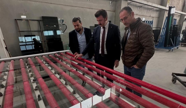 KOSGEB Aydın İl Müdürü Sadullah Dülger, Sentez Cam Fabrikasını Ziyaret Etti