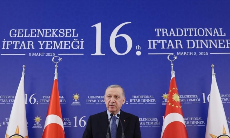 AK Parti’nin İftar Sofrası: Uluslararası Dostluk ve Barış Mesajı Verildi