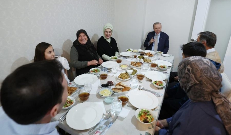 Cumhurbaşkanı Erdoğan, Fidan Ailesinin İftar Sofrasına Konuk Oldu