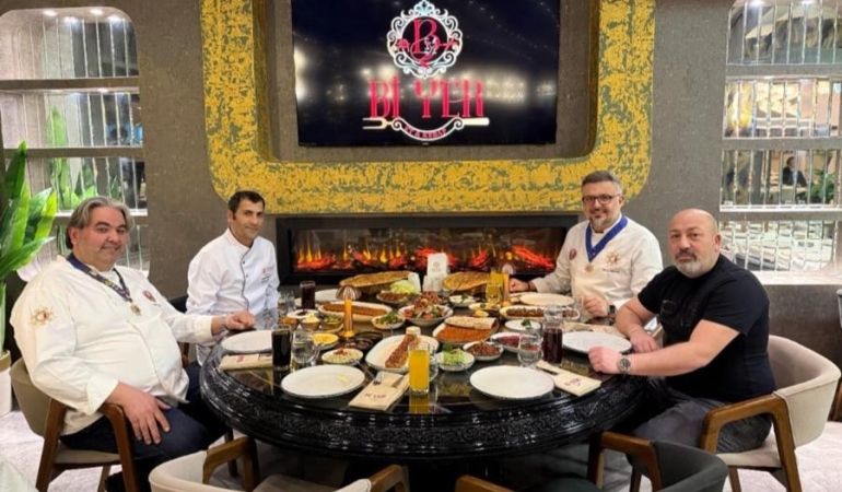 Gastronomi Yıldızları Ayvaz Akbacak ve Şenol Özbay’dan Ramazan’a Özel Lezzetler