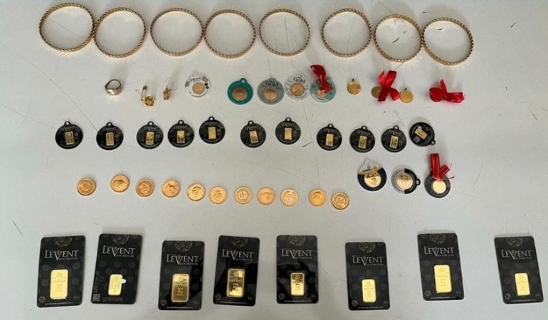 MİT Görevlisi Gibi Davrandılar, 2 Milyon TL’lik Ziynetle Kaçtılar!