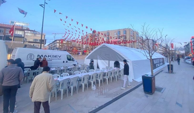 Maltepe Meydanı’ndaki İftar Çadırının Kaldırılması, Kamuoyunda Tartışmalara Yol Açtı