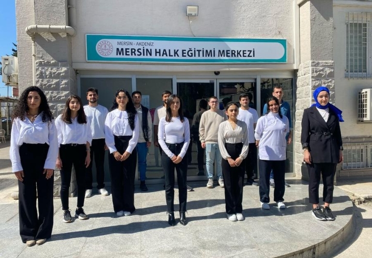 Mersin’de 8 Mart’a Özel İşaret Diliyle Anlamlı Mesaj!