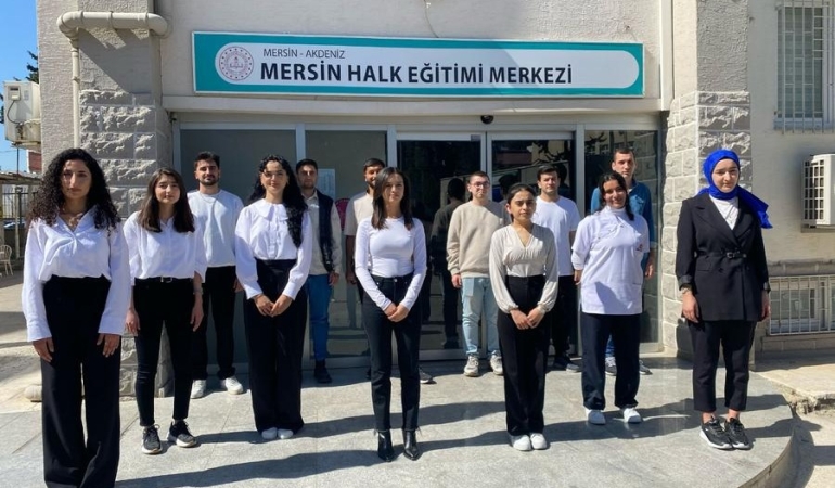 Mersin’de 8 Mart’a Özel İşaret Diliyle Anlamlı Mesaj!