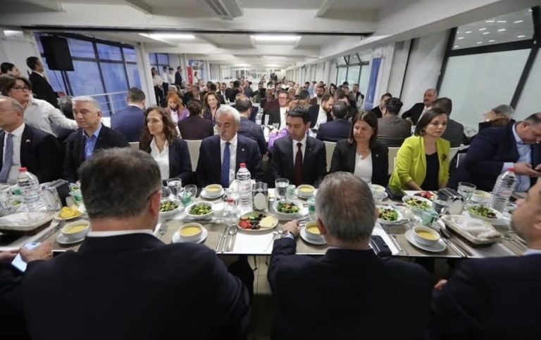 İftar Sofrasında Buluşma: İBB Meclis Üyeleri, Başkan Tugay’ın Davetinde