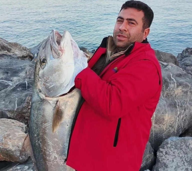 Oltasına Servet Takıldı! Amatör Balıkçı Dev Akya Balıklarıyla Rekor Kırdı