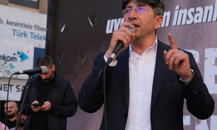 Tarsus’ta Binlerce Kişilik Protesto: Suriye’deki Katliamlara Karşı Güçlü Tepki