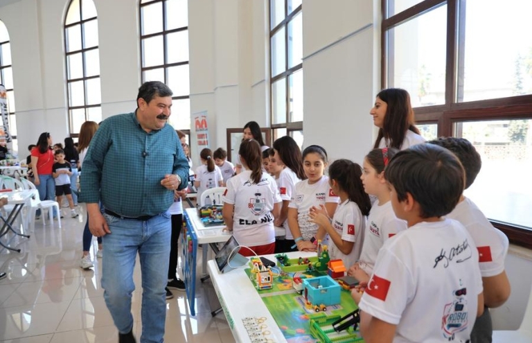 Yapay Zekâ ve Mühendislik Buluştu: Toroslar’da Robotik Şampiyonası Heyecanı