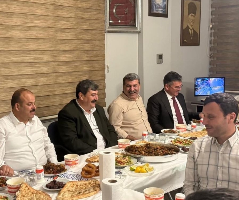 Toroslar Minibüsçüler Kooperatifinden Geniş Katılımlı İftar Buluşması
