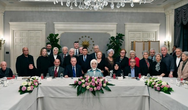 Cumhurbaşkanı Erdoğan, Yaşlılara Saygı Haftası’na Özel Huzurevi Ziyareti Gerçekleştirdi