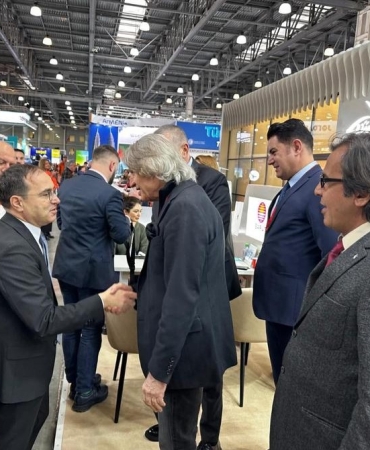 17425842091826242207