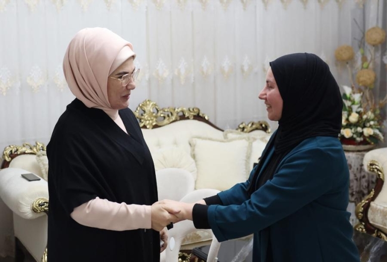 Emine Erdoğan, 15 Temmuz Şehidinin Ailesiyle İftar Sofrasında Bir Araya Geldi