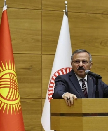 17425885601896503673