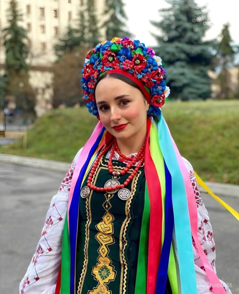 Svetlana Yamkova Türk Hayranlarına Sürprizlerle Geliyor