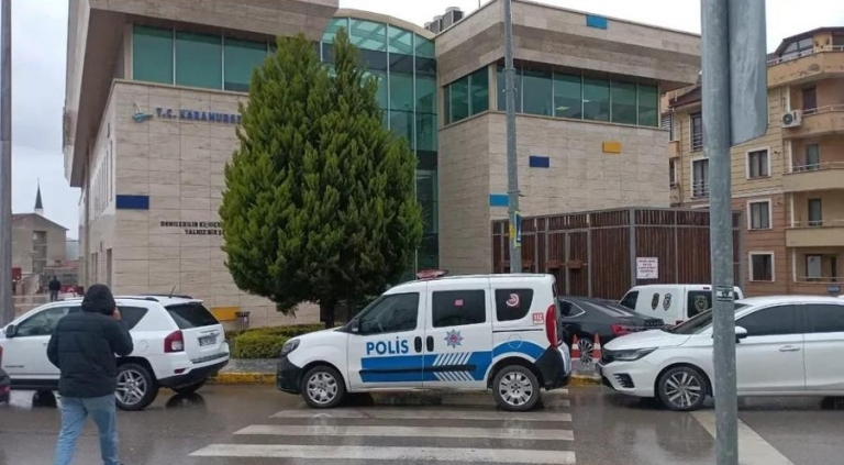 Karamürsel Belediyesi’nde Bıçaklı Kavga: İki Kişi Yaralandı