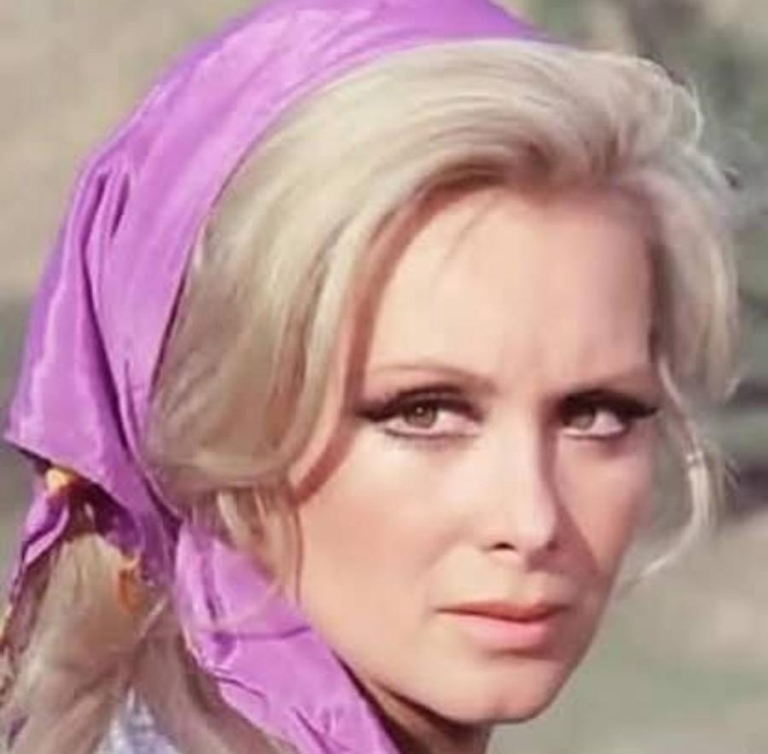 Sanat Dünyası Yasta: Filiz Akın 82 Yaşında Hayatını Kaybetti