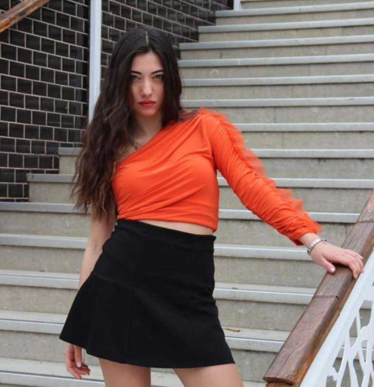 Melis Sağlam’dan Oyunculukta Hızlı Yükseliş! Yeni Projeler Yolda