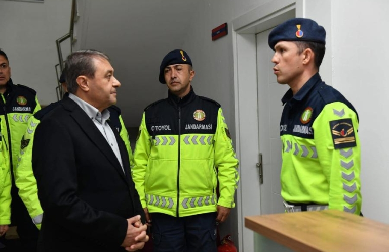 Birecik’te Gece Denetimi: Vali Şıldak’tan Hastane ve Jandarmaya Ziyaret