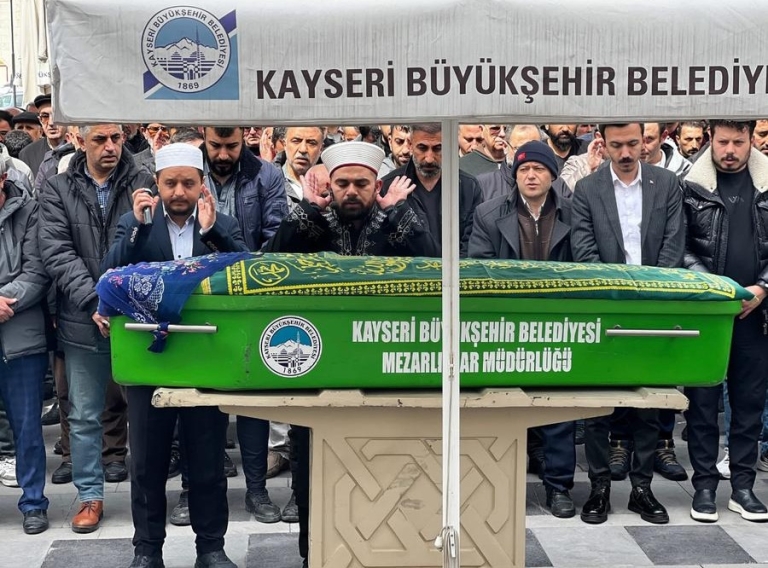Kayseri’de Kanlı Olay: 17 Yaşındaki Kız Annesini Bıçaklayarak Can Aldı